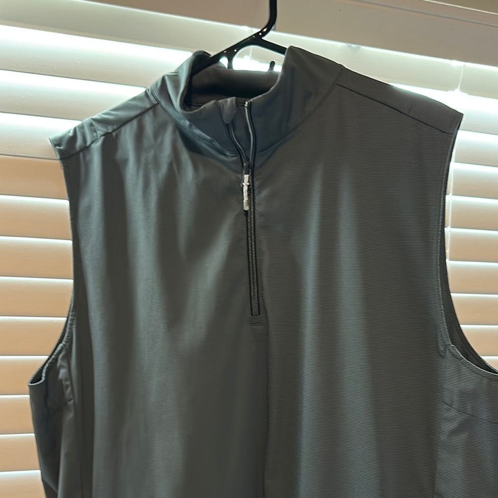 Sleeveless Gray Zip-Up Vest
